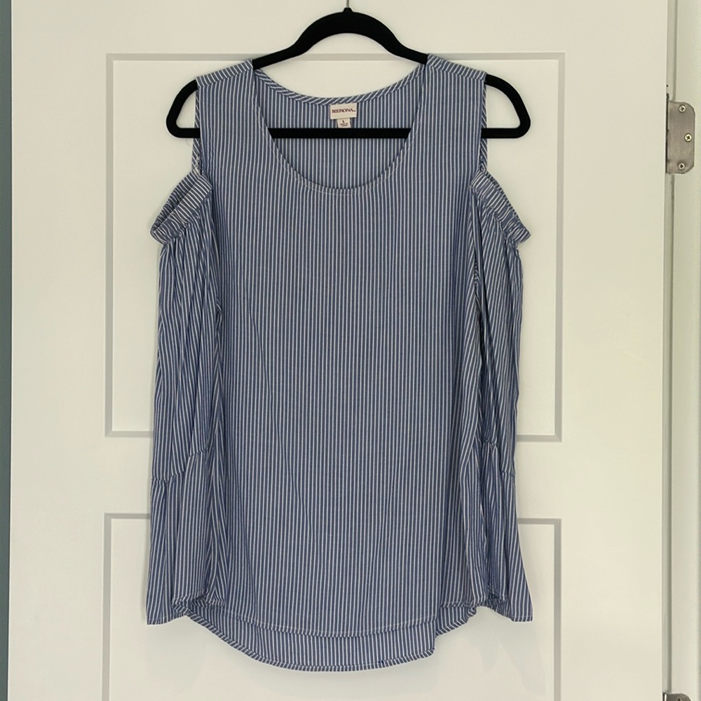 Cold shoulder top